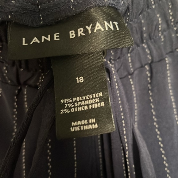 Women’s pinstripe navy blue pull on pants. - Picture 4 of 6